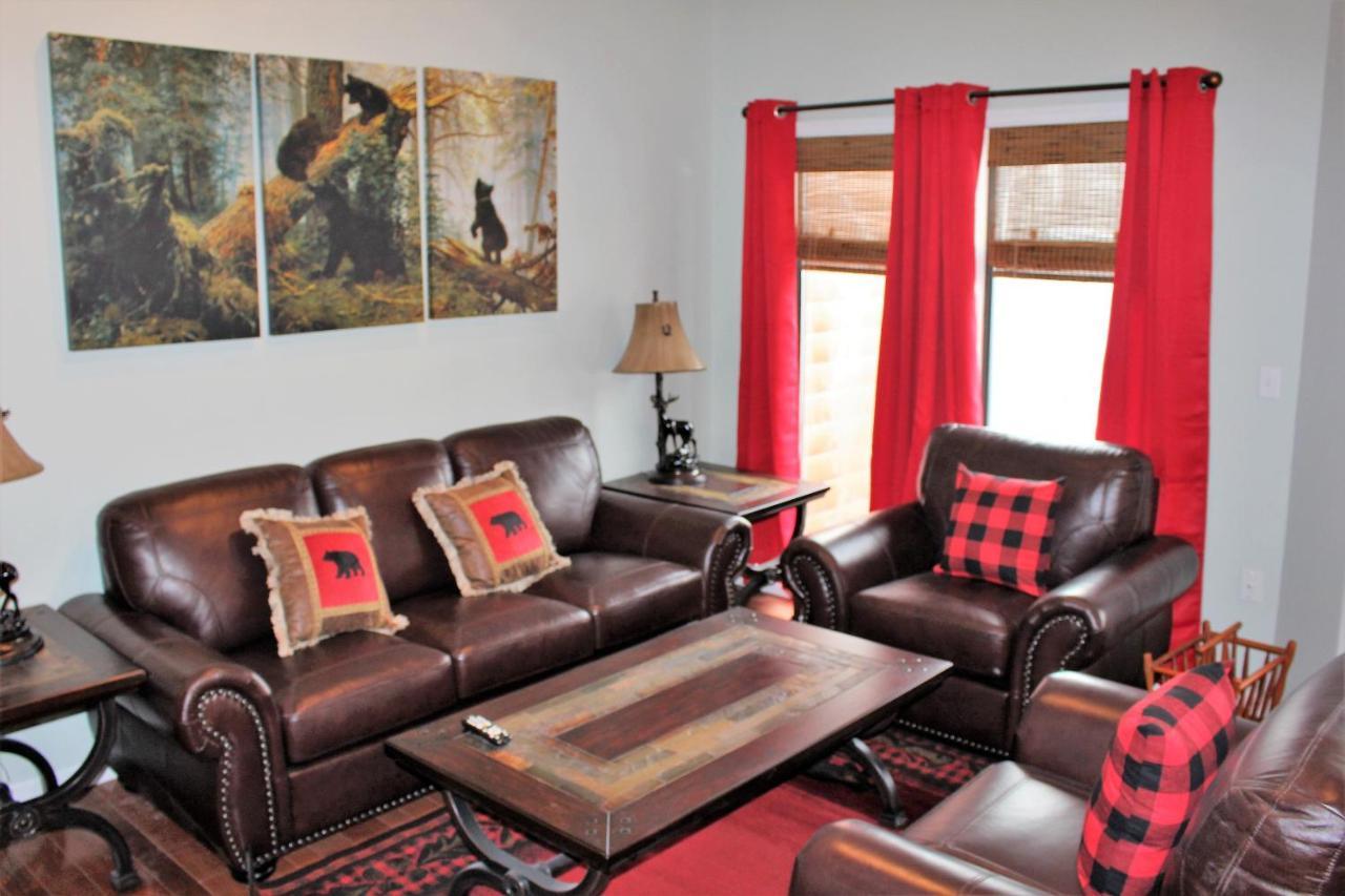 Spacious Downtown Condo Walking Distance To Downtown Gatlinburg Sleeps 6 Guests Экстерьер фото