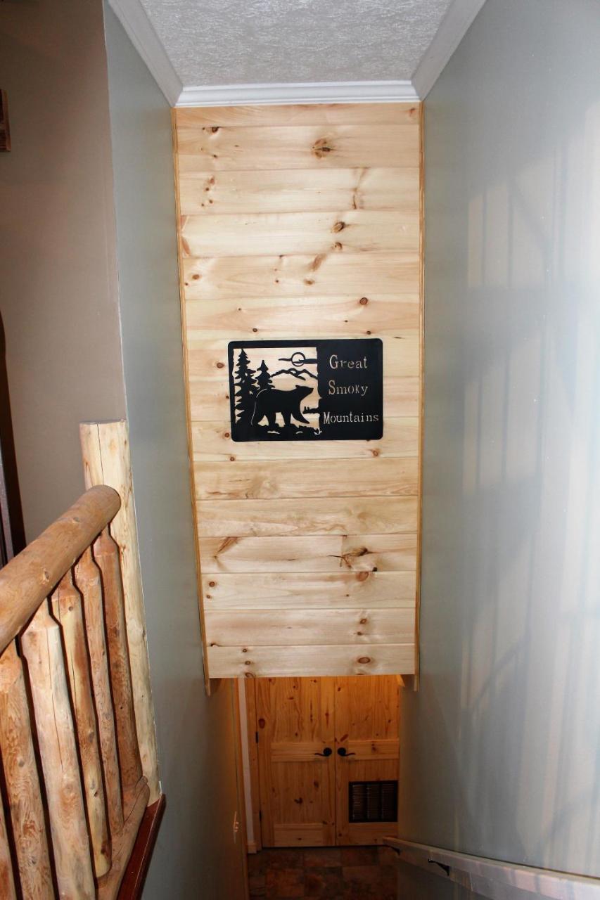 Spacious Downtown Condo Walking Distance To Downtown Gatlinburg Sleeps 6 Guests Экстерьер фото